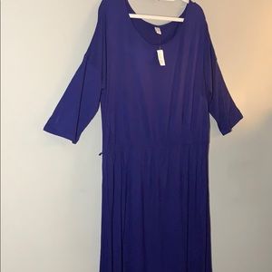 🙌🏻 Floor length maxi dress with sleeves! 🙌🏻